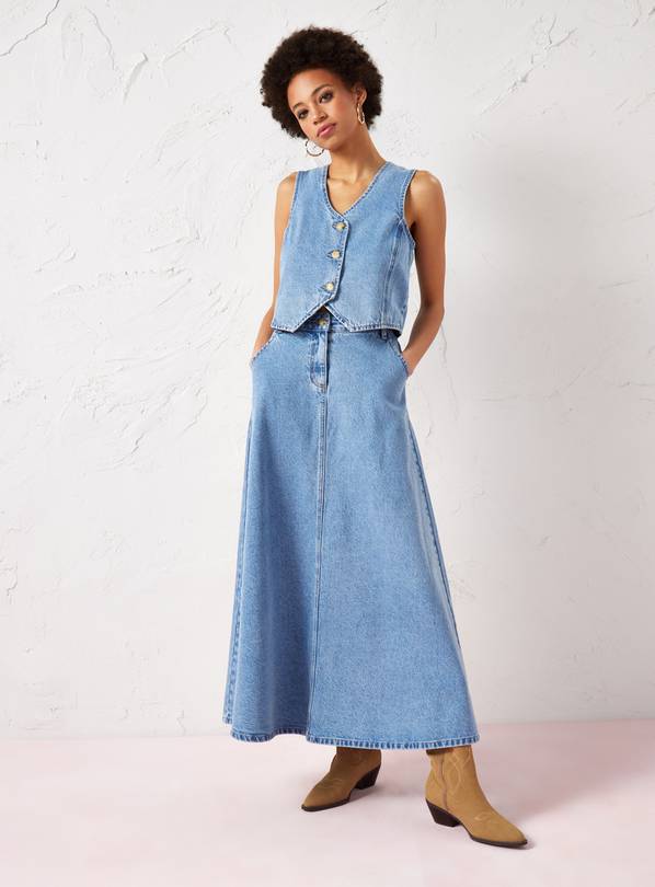 EVERBELLE Light Wash Denim Maxi Skirt 16